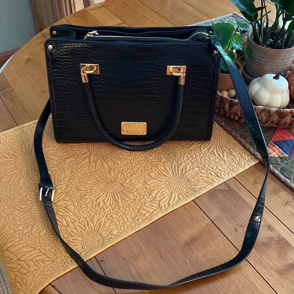 Bebe black croc handbag with gold metal trim crossbody long adjustable strap - Picture 2 of 3